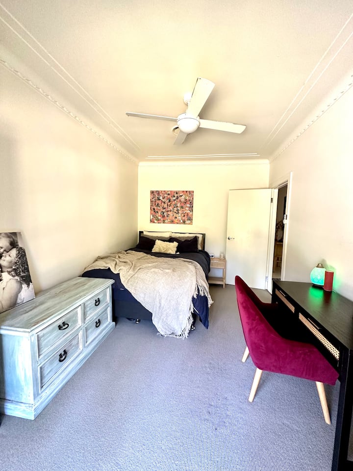 საძინებელი 1