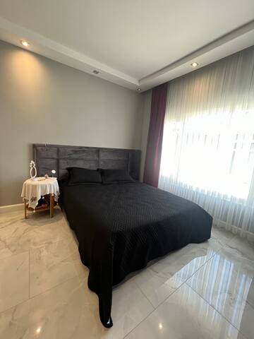 2-BR Bosphorus View, Earthquake-Resistant Building gallery image 5