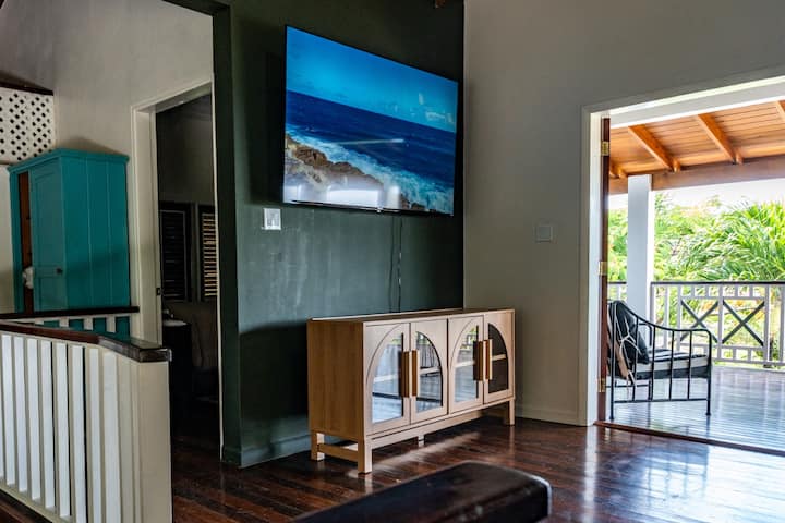 Savannah’s Hideaway + Gated + Ac - Antigua and Barbuda