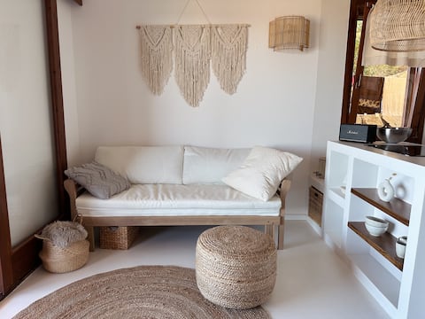 Popular Airbnb listing: Casa Horizon in Muravera