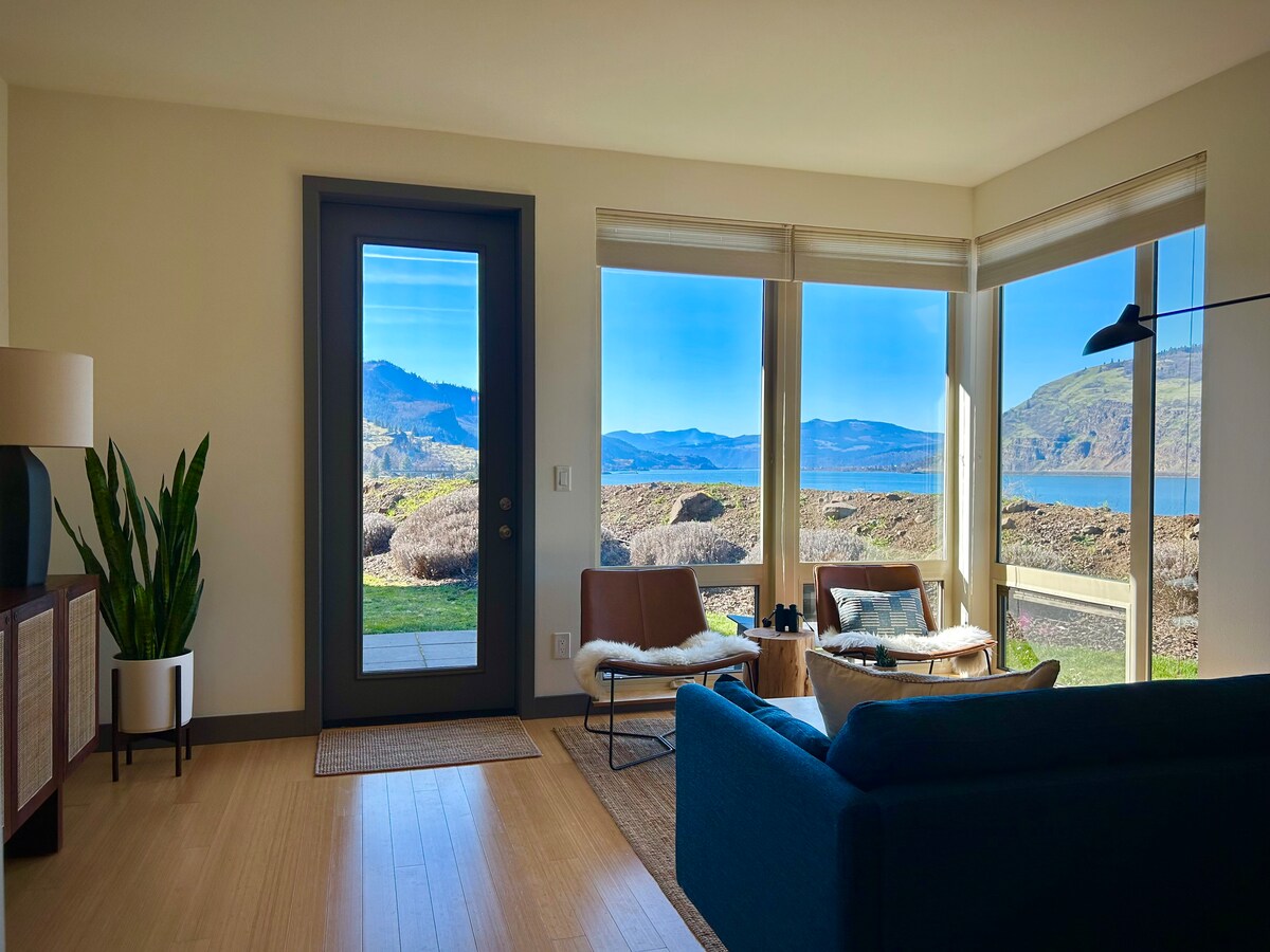 Stunning Mosier View Townhouse with Hot Tub Houses for Rent in Mosier