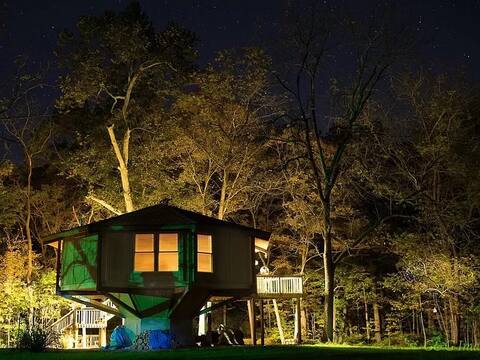 Hot Tub,pets allowed,on creek,3 mi from Badlands