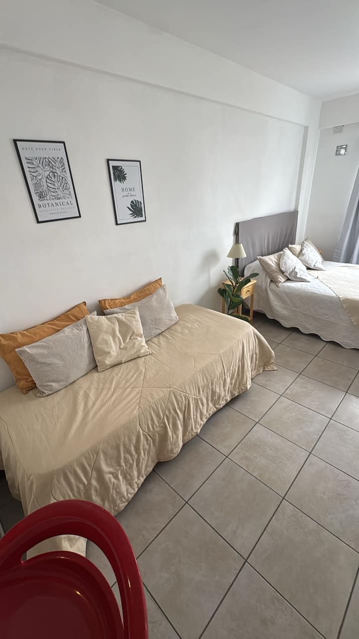 Departamento En La Plata- Amplio Y Funcional - Argentina