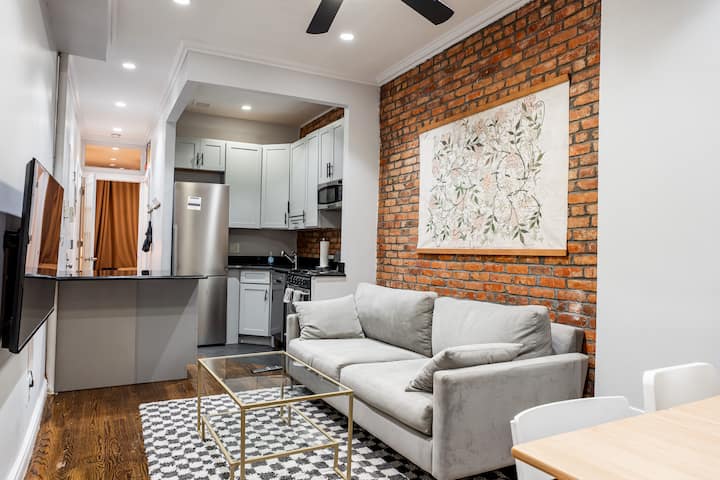 2 Bedroom Charming East Village - New York, NY
