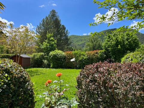 Pleasant house with nature view village center
