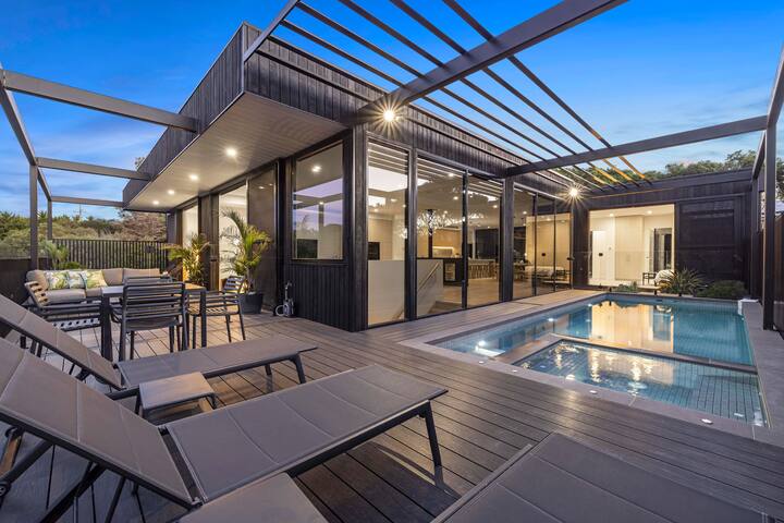 Rye Back Beach Pool House 4-Bedroom 4-Bath gallery image 2