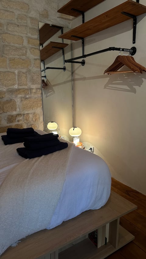 Independent studio close to Paris