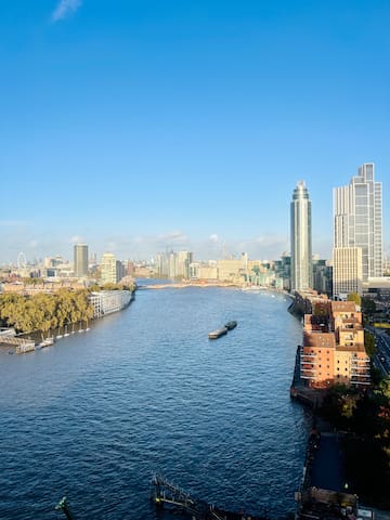 Thames Riverview 2 bed 2bath luxury Apt Zone 1 BPS gallery image 2