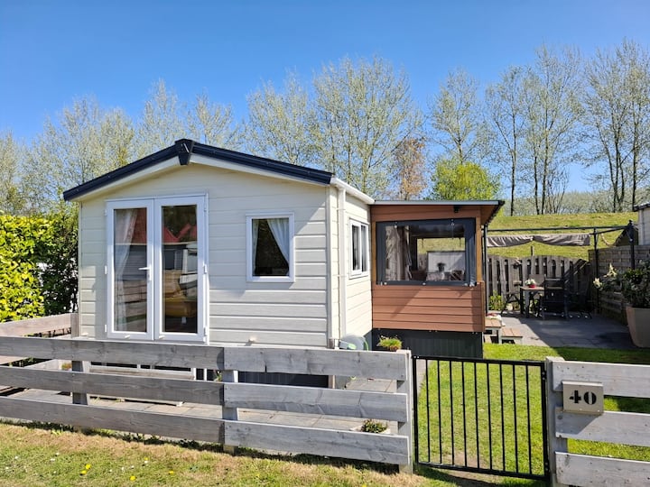 Chalet/ Caravan Naast Openbaar Zwembad - Hellevoetsluis