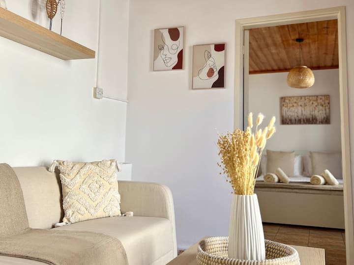 Authentic 1-br Near Beaches, Marina & City Centre - Cyprus