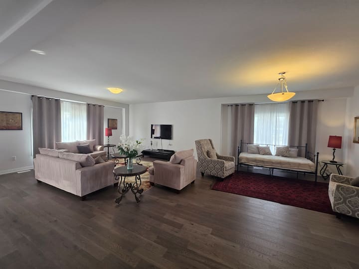 New Home In Brantford Ontario - Brantford