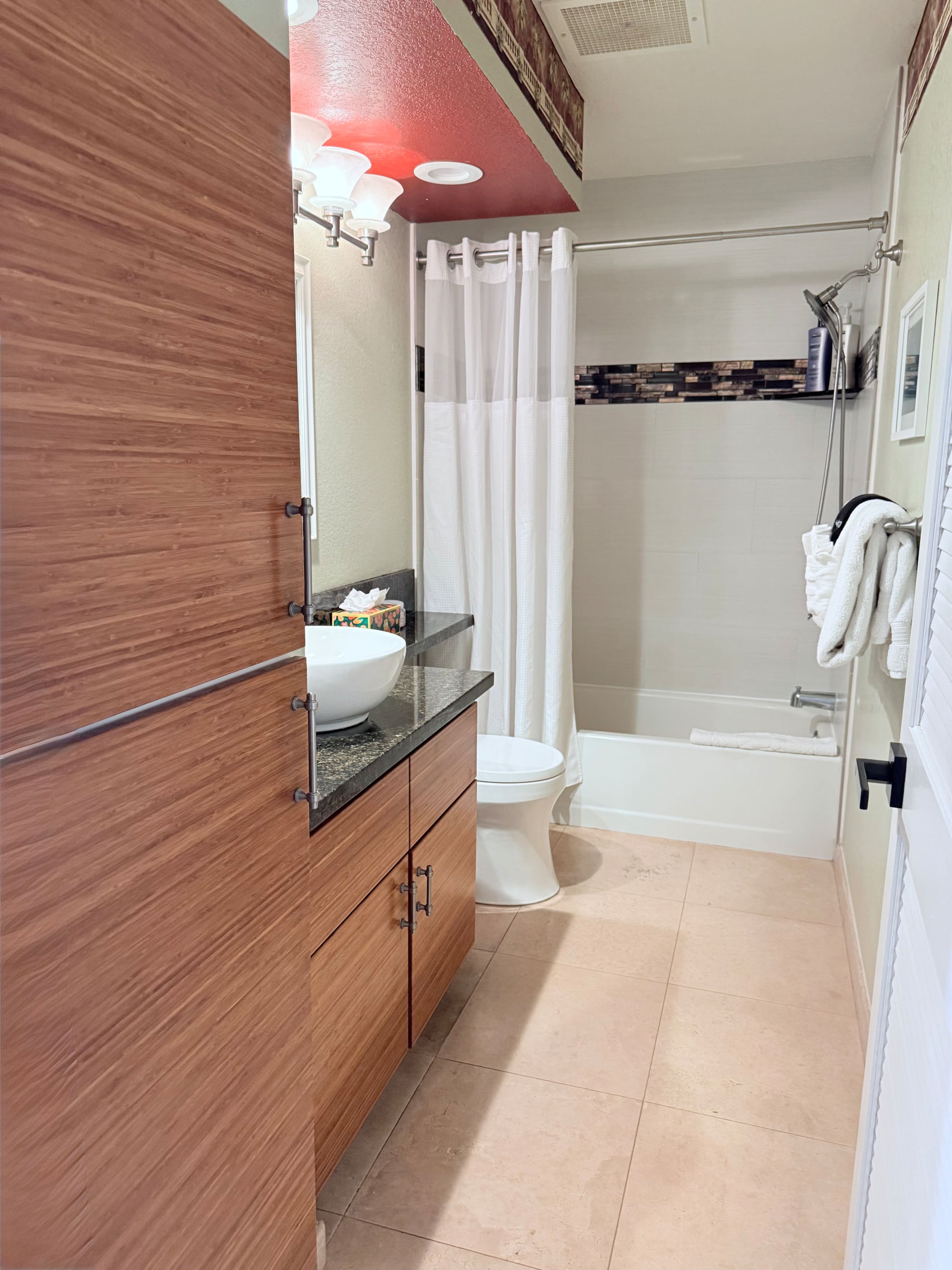 Condo in Wailea · ★4.98 · 3 bedrooms · 4 beds · 2 baths - Image 13