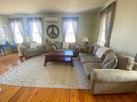 Large Groups! Pine Point Beach 8 BDRM!
