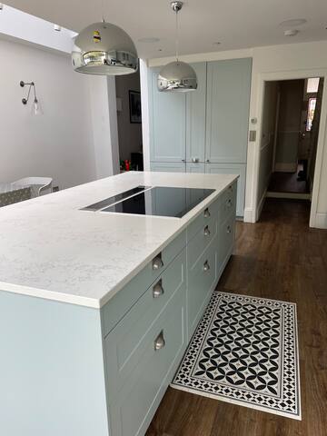 Modern House In Battersea, SW11 gallery image 2