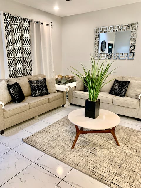 Top performing Airbnb: White Haven house , Airport Mall in Mc Allen