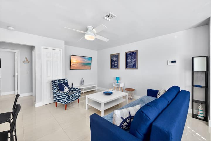 Blue Yatch Suite- Downtown Location- Heated Pool - Florida