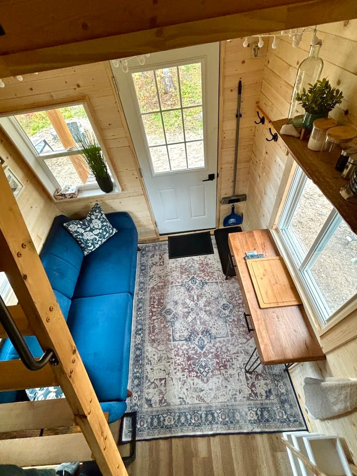 Off-grid @ The Lil’ Red Bunkie - Mattawa
