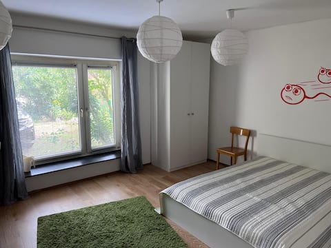 Top Airbnb: Fully Furnished/Home Close to the trade fair in Bemerode