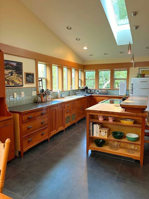 Sauna-Game RM-Batting Cage-Wifi.Walk to Beach!