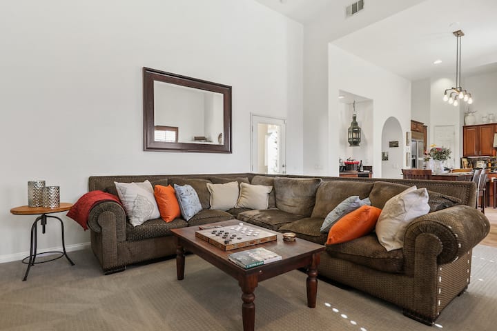 High End, Gated, Available For Summer - La Quinta, CA