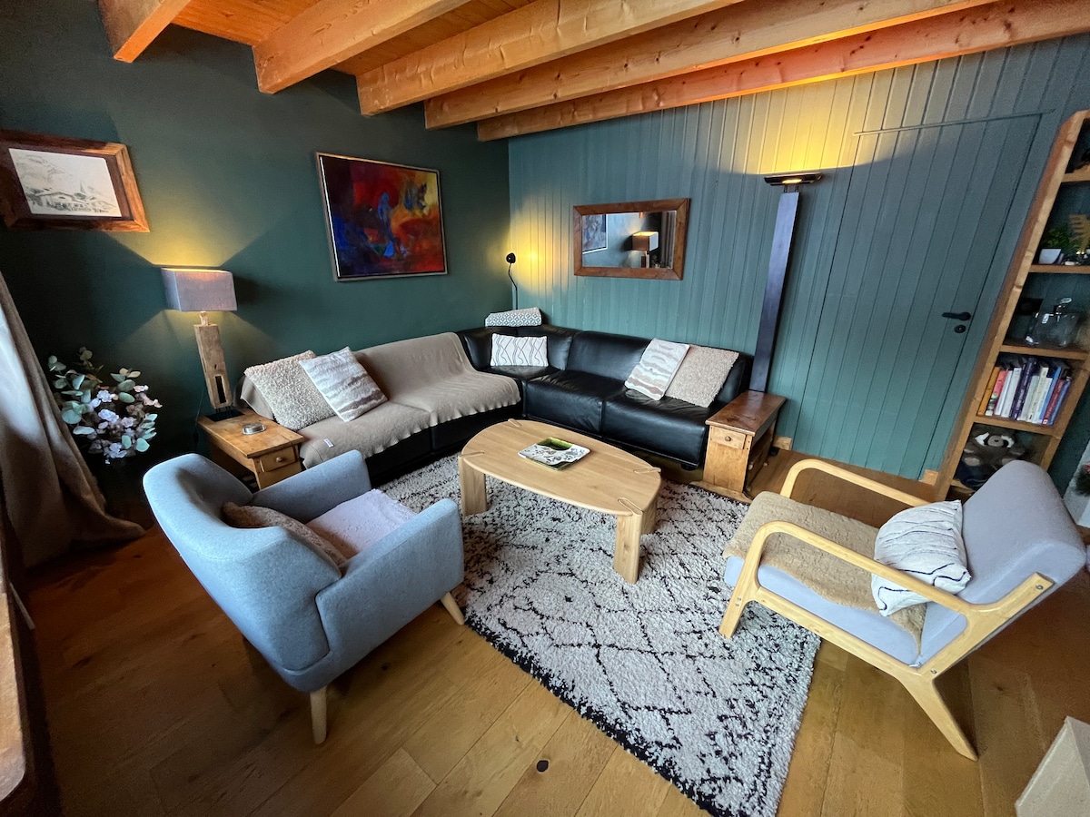 Top Airbnb: T4 duplex on the snow front, ski-in ski-out in Val D'isère