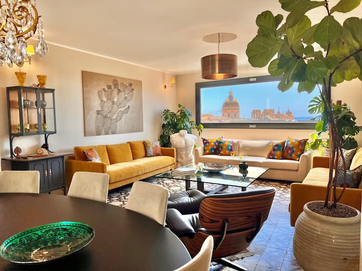 Penthouse Lady Packard - Avola