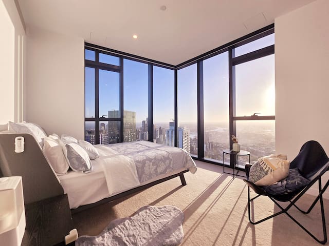 MHYL #Lv 70th- Penthouse 3b2.5b-205 sqm CBD gallery image 2