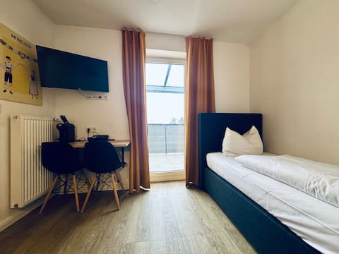 Successful Airbnb property: Homaris München Laim - Single Apartment Balkon in St. Ulrich