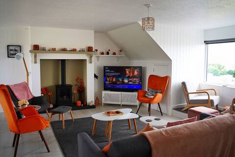 Top performing Airbnb: Orange Duck House - Coastal, Portstewart Strand in Portstewart