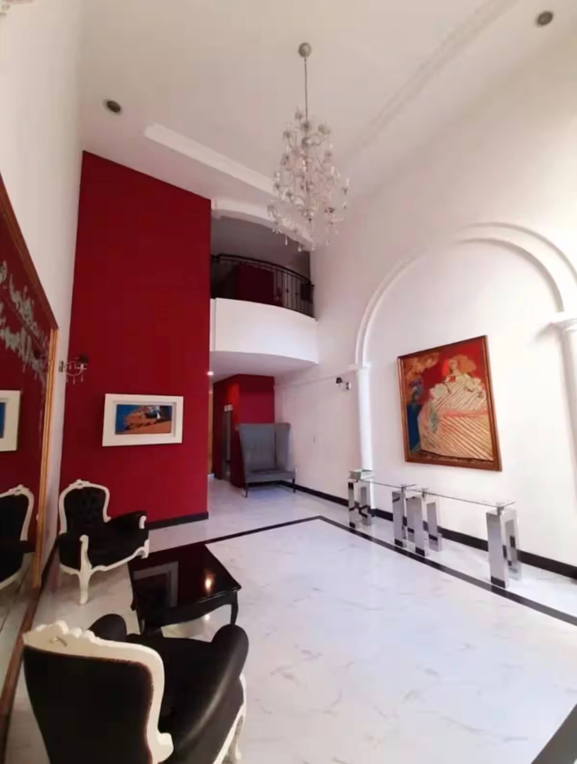 One-bedroom apartment in Monserrat