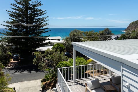 Beachside luxury holiday with views
Little Umi