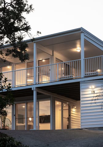 Beachside luxury holiday with views Little Umi