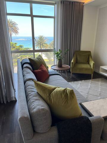 Camps Bay beach front apartment gallery image 3