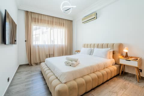 Luxurious 2 beds - 7 min train station -Parking
