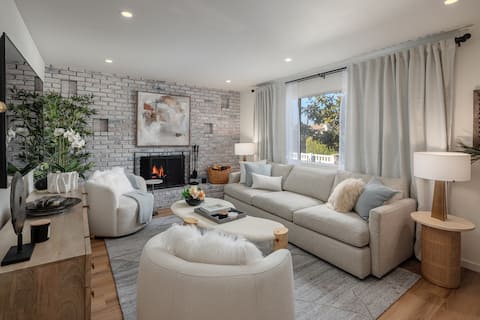Top performing Airbnb: La Jolla Village Cottage (walk to downtown, beach) in La Jolla