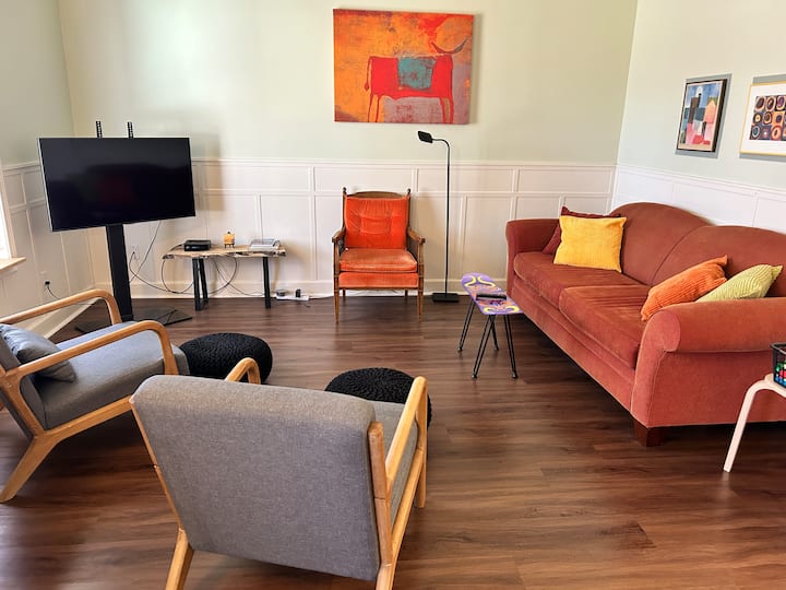 Tidy Tiny Townhouse - Lawrence, KS