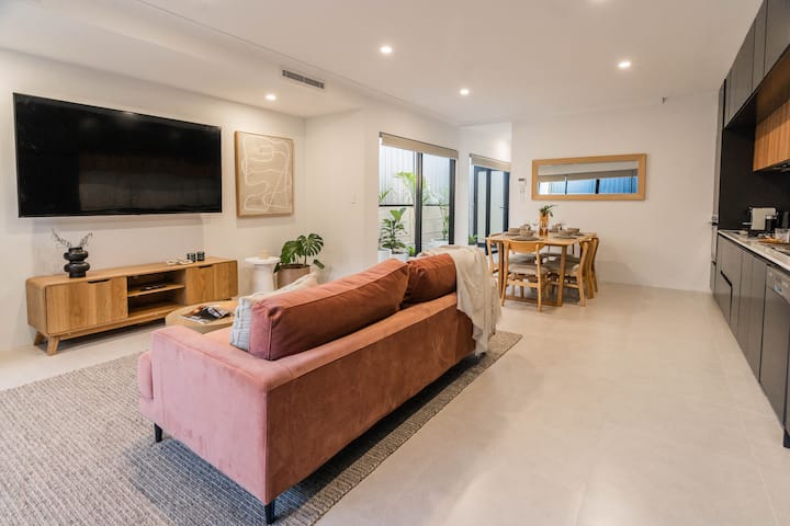 Beautiful 4br Family Home With Patio And Parking! - 珀斯