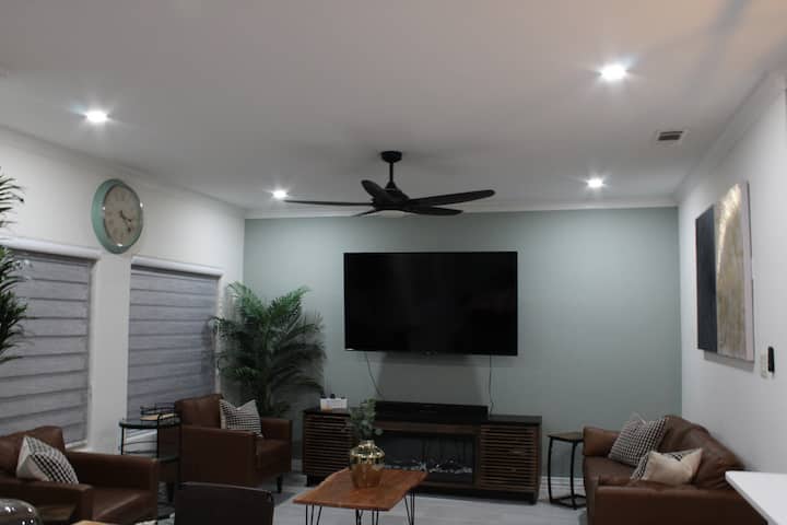 Cozy- Comfortable Home - Grand Prairie, TX