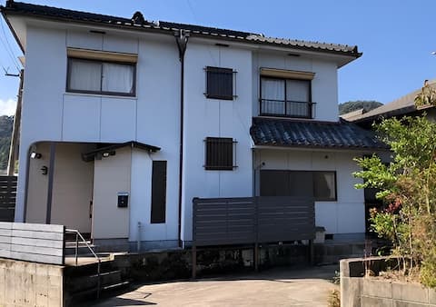 OmoyaSai, a private rental villa with a natural hot spring bath, 15 minutes from Kagoshima Airport,