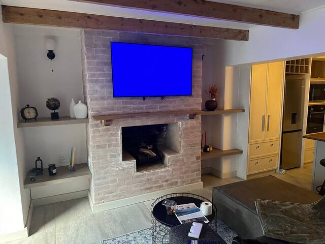 Lemon House Modern duplex by UCT gallery image 2