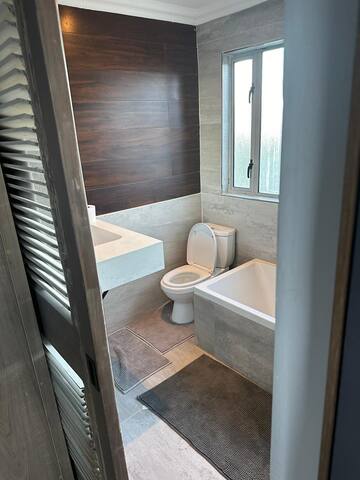 Lemon House Modern duplex by UCT gallery image 5