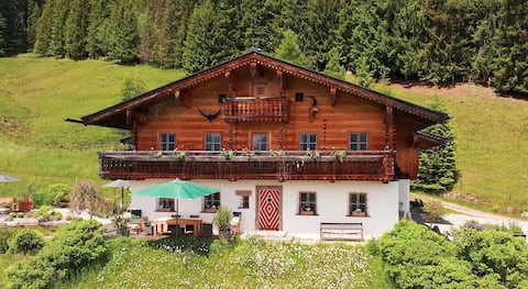 Chalet Hochalpschwendt with swimming pond