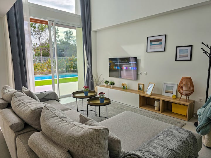 Stunning Modern 3 Bedroom Villa With Pool - La Nucia