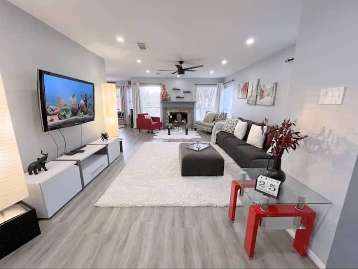 Modern 4br Retreat Extended Stay Ideal. Sw Houston - シュガーランド, TX
