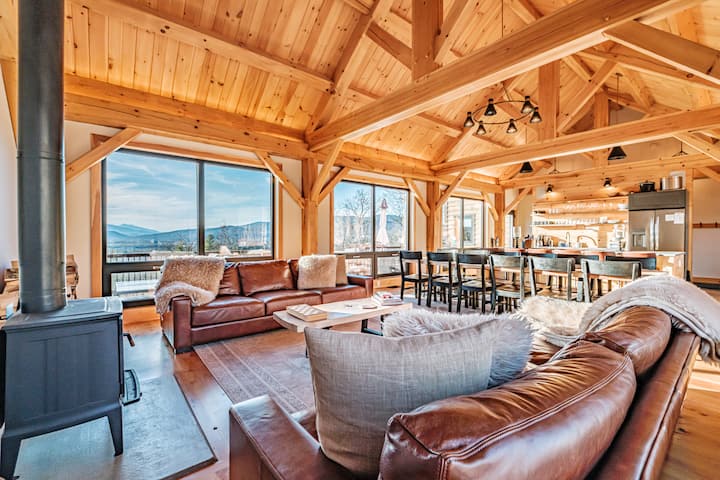 Sleeps 20 | 16-Person Hot Tub | Views | Wood Stove