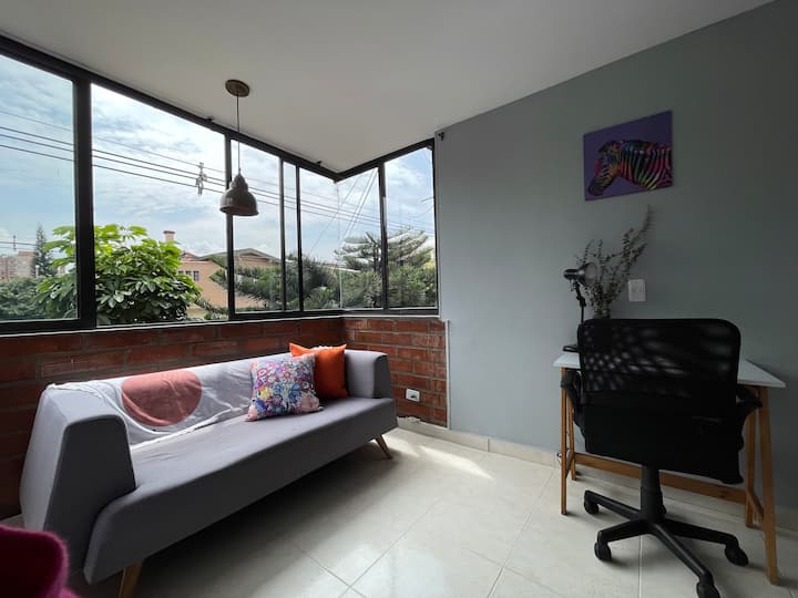 ห้องนั่งเล่นและพื้นที่ทำงานระยะไกล