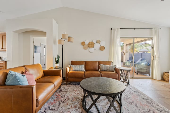 Sunny Poolside Golf Haven-heated Pool 4bed/2bath - Queen Creek, AZ