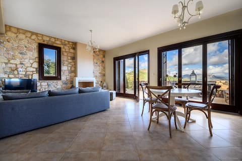 Successful Airbnb property: "Stone Art Villa • Hot Tub & Kastro Views". in Περιφερειακή Ενότητα Λακωνίας