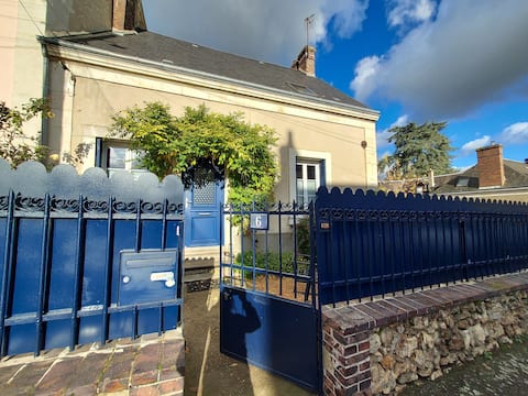 "Les Volets Bleus" Studio