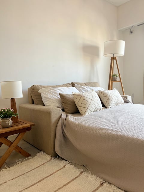 Top performing Airbnb: BNB Comfort- Parking- Family inn. AC+Wifi+Balcony in Partido De Morón